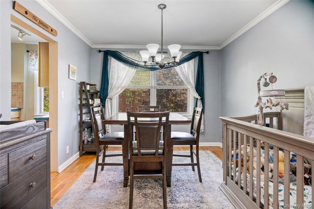 1 Edwards Street 2D, Roslyn Heights, NY 11577
