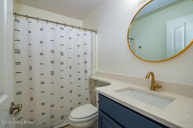 1993 Mud Splash Rd, Glendale, KY 42740