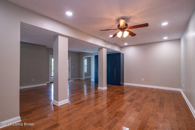 1993 Mud Splash Rd, Glendale, KY 42740