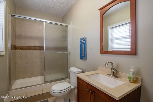 1993 Mud Splash Rd, Glendale, KY 42740