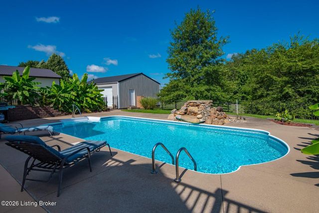 1993 Mud Splash Rd, Glendale, KY 42740