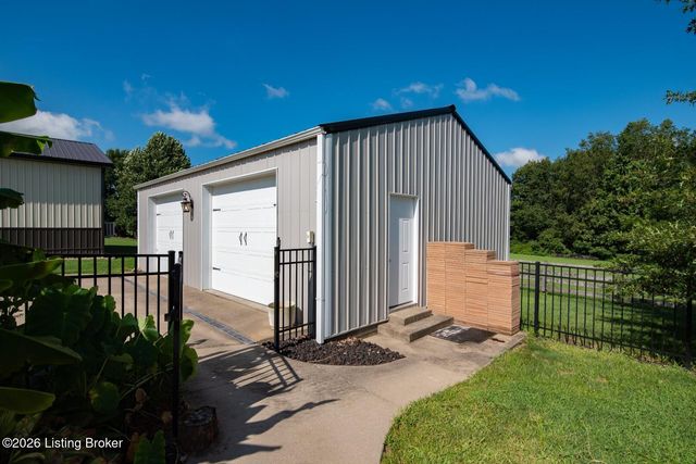 1993 Mud Splash Rd, Glendale, KY 42740