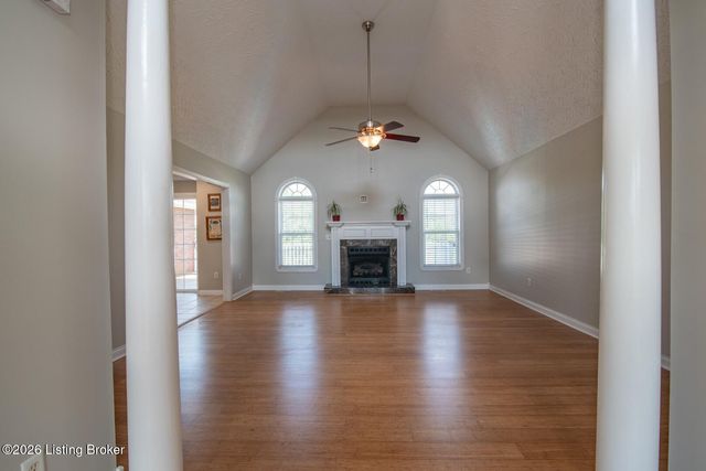 1993 Mud Splash Rd, Glendale, KY 42740