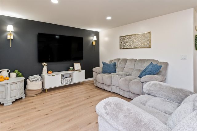 225 Carmas Drive, Greece, NY 14626