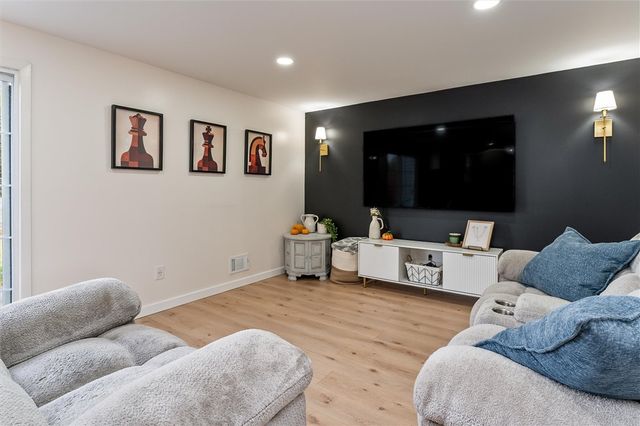 225 Carmas Drive, Greece, NY 14626