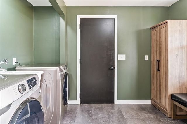 225 Carmas Drive, Greece, NY 14626