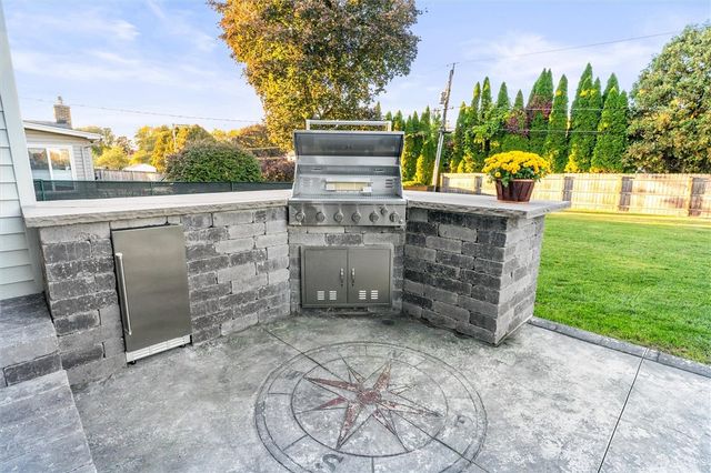 225 Carmas Drive, Greece, NY 14626