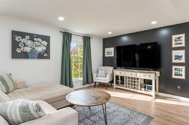 225 Carmas Drive, Greece, NY 14626