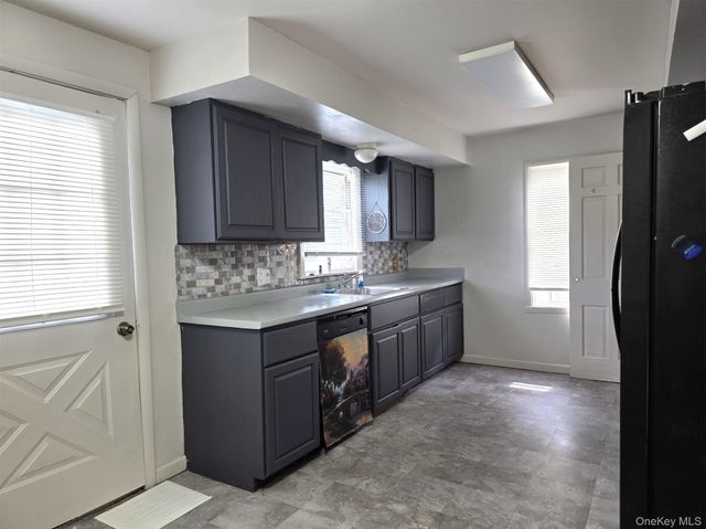 195 Commonwealth Avenue, Middletown, NY 10940