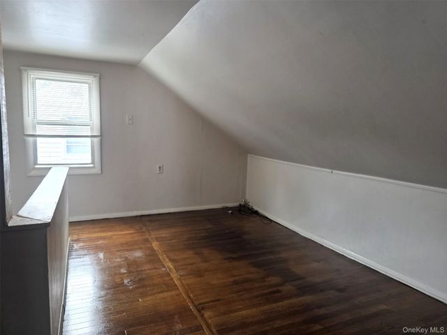 195 Commonwealth Avenue, Middletown, NY 10940