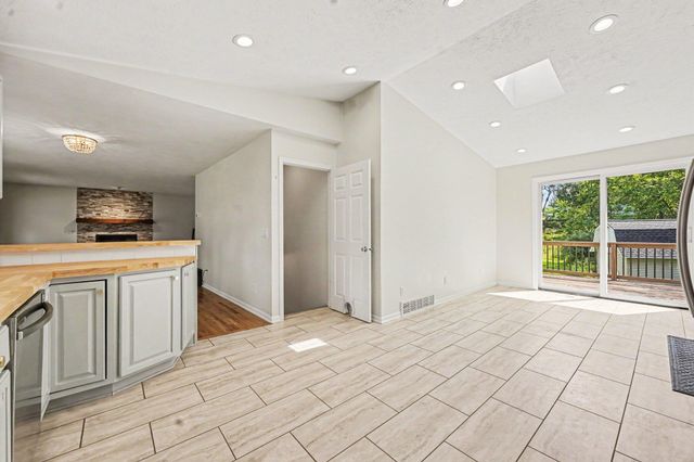 4372 Hunsberger Avenue NE, Grand Rapids, MI 49525