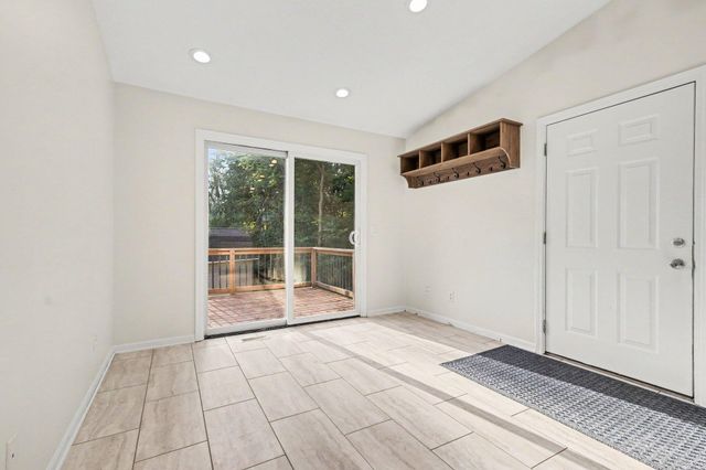 4372 Hunsberger Avenue NE, Grand Rapids, MI 49525
