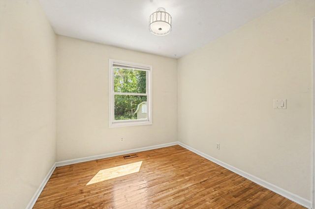 4372 Hunsberger Avenue NE, Grand Rapids, MI 49525