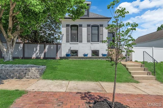 5621 Botanical Avenue, St Louis, MO 63110