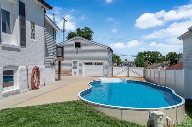 5621 Botanical Avenue, St Louis, MO 63110