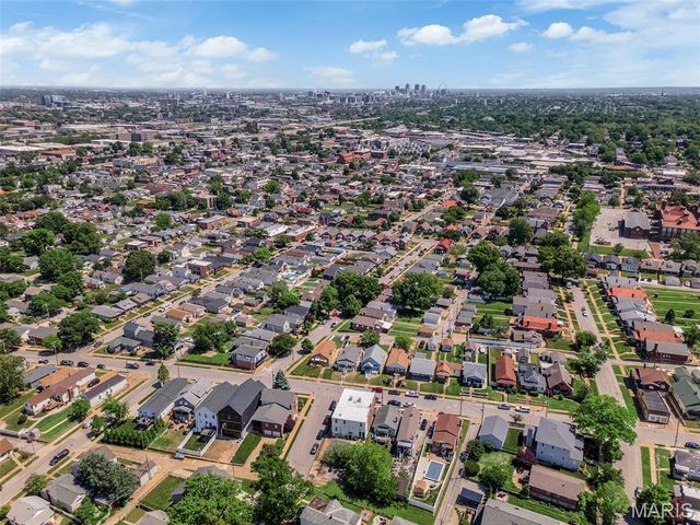 5621 Botanical Avenue, St Louis, MO 63110