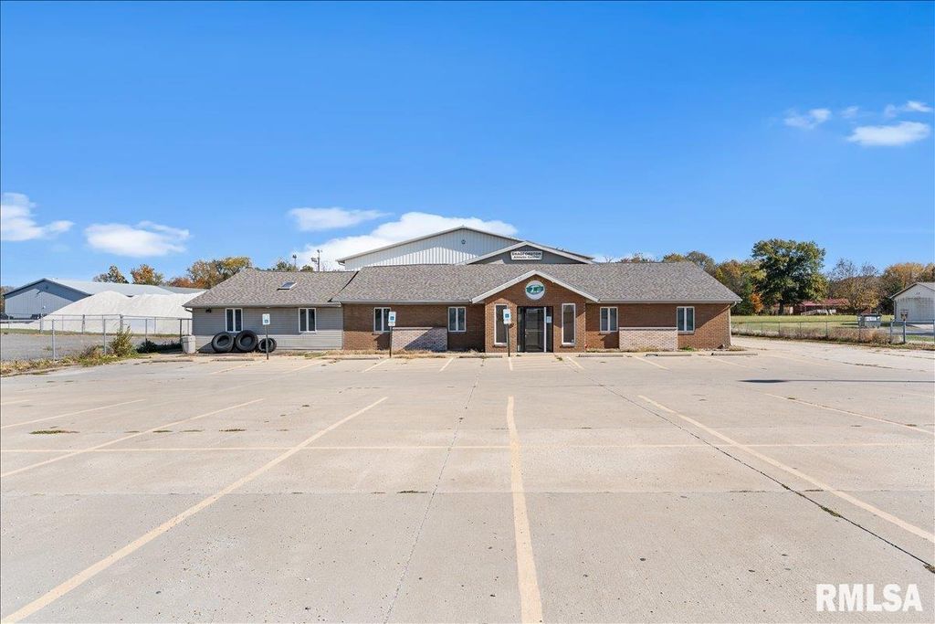 1200 N Bradfordton Road, Springfield, IL 62711