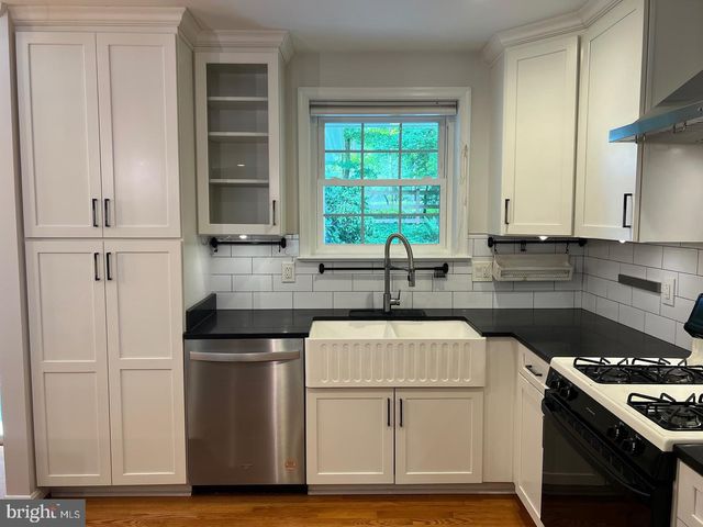 8711 BRAEBURN DR, Annandale, VA 22003