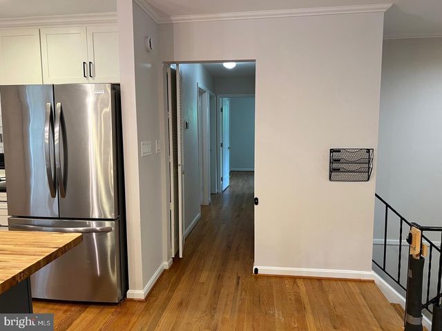 8711 BRAEBURN DR, Annandale, VA 22003