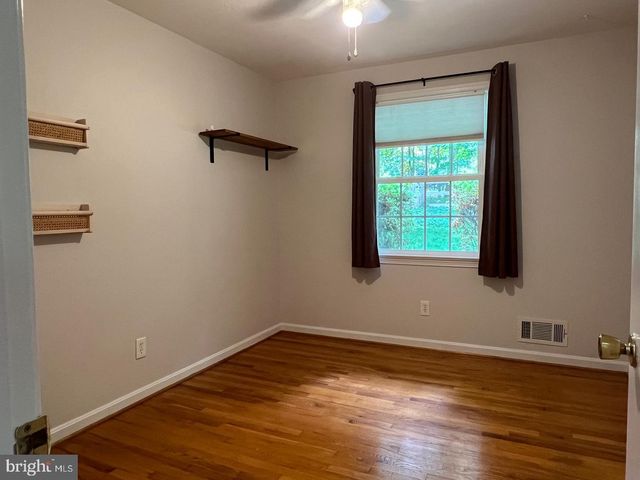 8711 BRAEBURN DR, Annandale, VA 22003