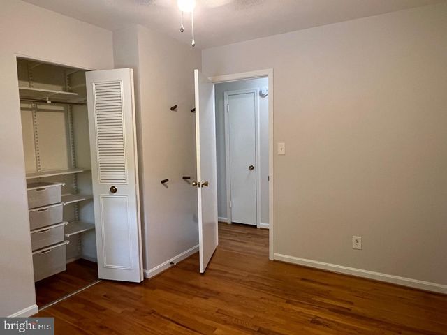 8711 BRAEBURN DR, Annandale, VA 22003