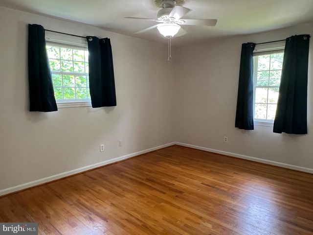 8711 BRAEBURN DR, Annandale, VA 22003