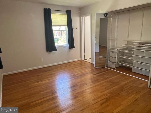 8711 BRAEBURN DR, Annandale, VA 22003