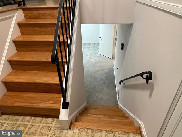 8711 BRAEBURN DR, Annandale, VA 22003