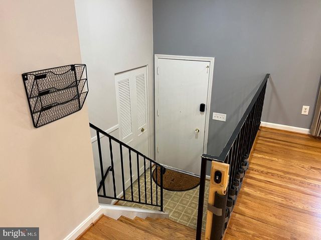 8711 BRAEBURN DR, Annandale, VA 22003