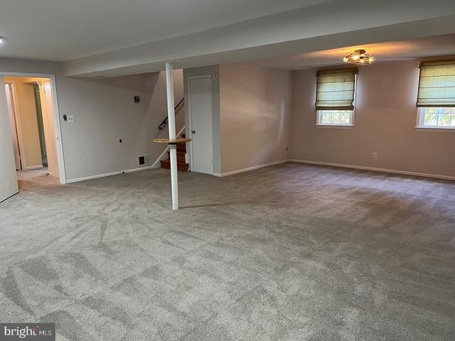 8711 BRAEBURN DR, Annandale, VA 22003