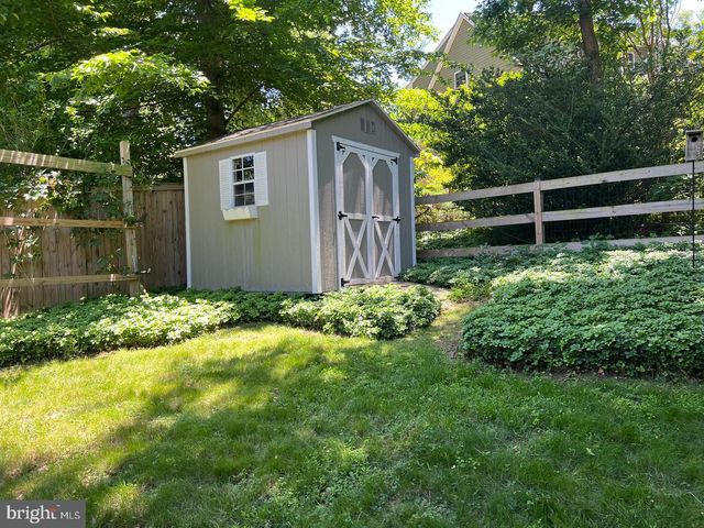 8711 BRAEBURN DR, Annandale, VA 22003