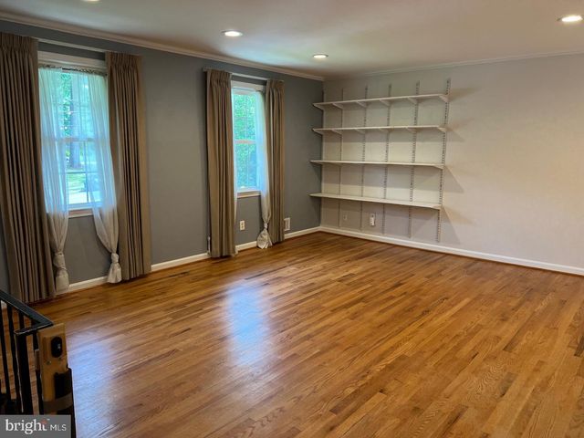 8711 BRAEBURN DR, Annandale, VA 22003