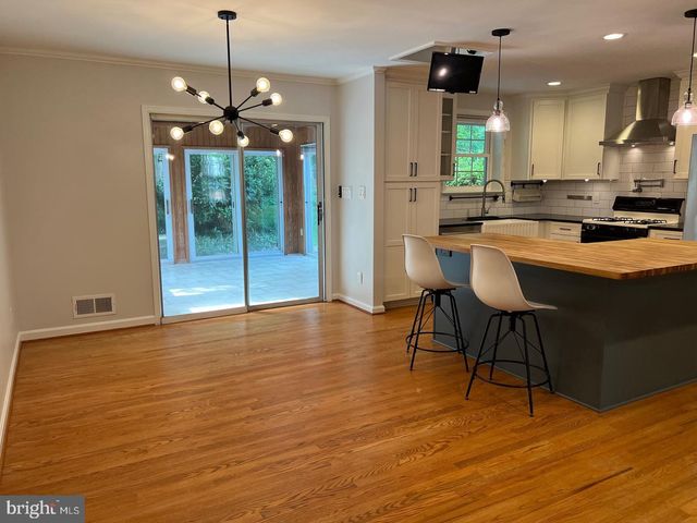 8711 BRAEBURN DR, Annandale, VA 22003
