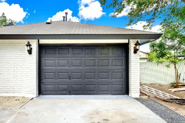 8714 Meadow Song, Converse, TX 78109