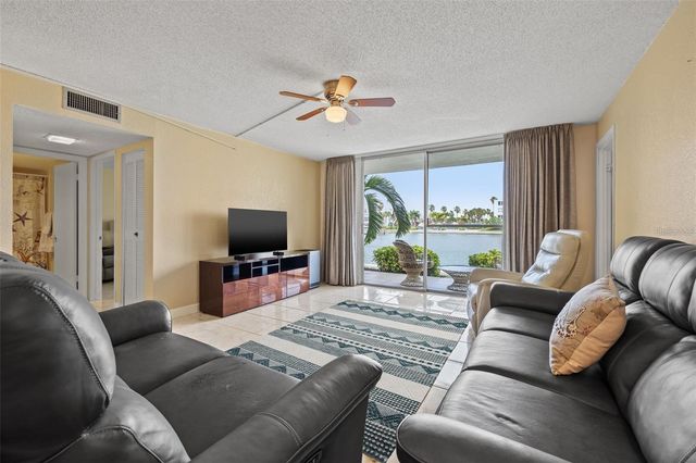 7540 BAY ISLAND DRIVE S 160, South Pasadena, FL 33707