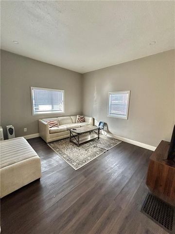 729 S 14th Street, St Joseph, MO 64501