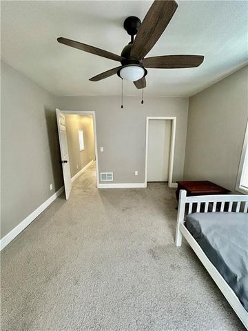 729 S 14th Street, St Joseph, MO 64501