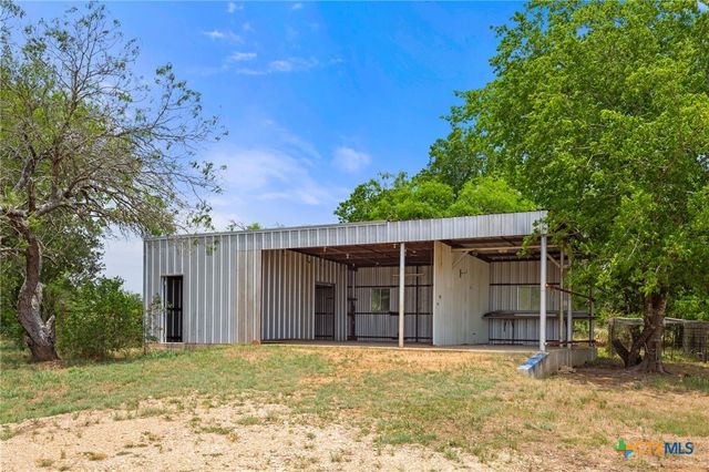 411 Fm 86, Red Rock, TX 78662