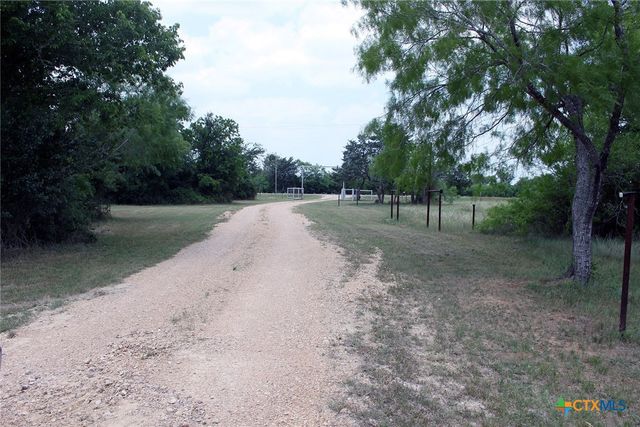 411 Fm 86, Red Rock, TX 78662