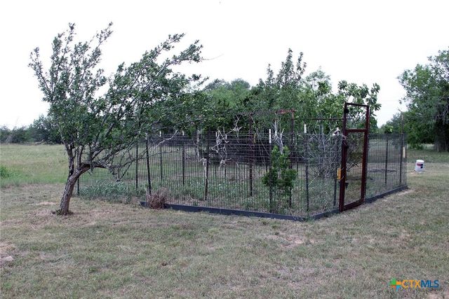 411 Fm 86, Red Rock, TX 78662