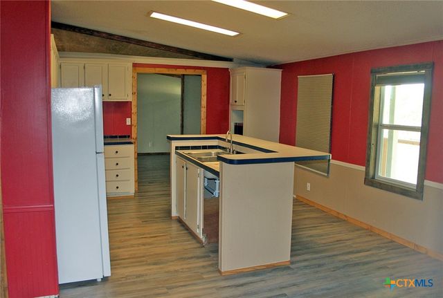 411 Fm 86, Red Rock, TX 78662