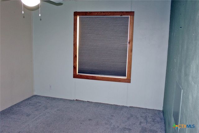 411 Fm 86, Red Rock, TX 78662