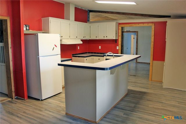 411 Fm 86, Red Rock, TX 78662