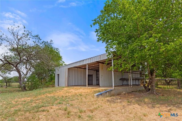411 Fm 86, Red Rock, TX 78662