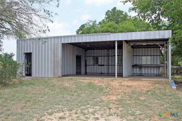 411 Fm 86, Red Rock, TX 78662