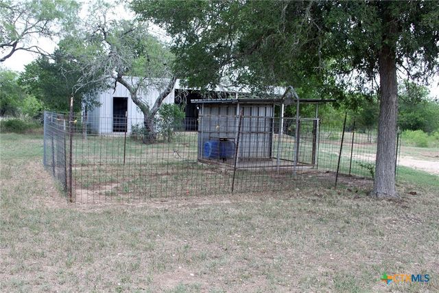 411 Fm 86, Red Rock, TX 78662