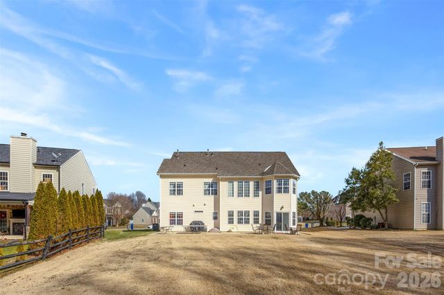 4351 Crest Line Lane, Harrisburg, NC 28075