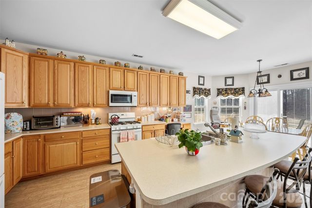 4351 Crest Line Lane, Harrisburg, NC 28075