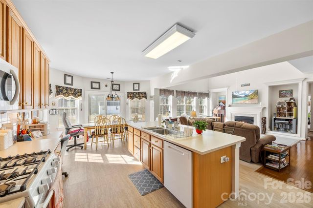 4351 Crest Line Lane, Harrisburg, NC 28075