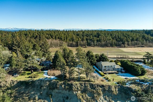 2089 West Beach Road, Oak Harbor, WA 98277